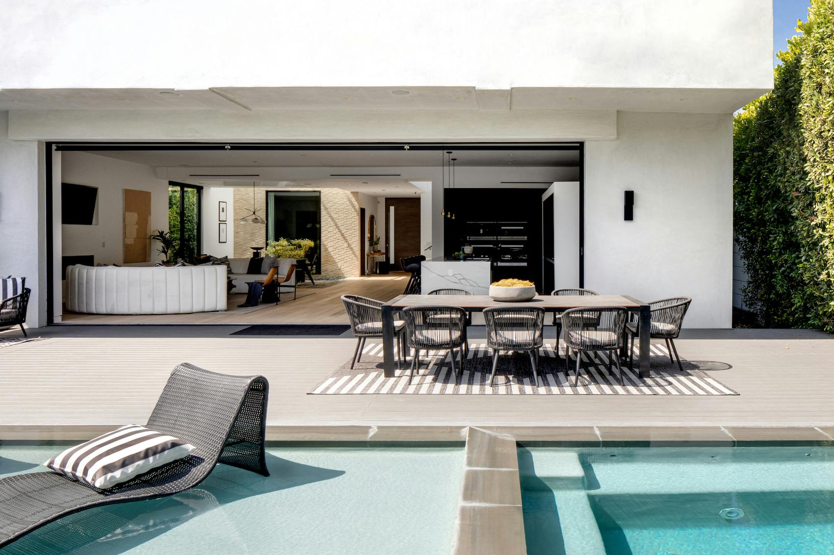 Meridith-Baer-Home-Home-Staging-Southern-California-West-Hollywood-Organic-Modern-Luxury-Homes-Modern-and-Contemporary-Patio